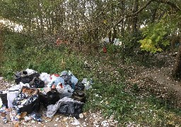 Trois associations d'aide aux migrants devant la justice pour réclamer le ramassage des ordures ménagères !