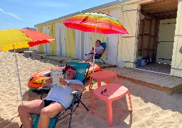Blériot-Plage : les plagistes profitent à fond des nouveaux chalets, du bar de plage et de l'espace naturel...