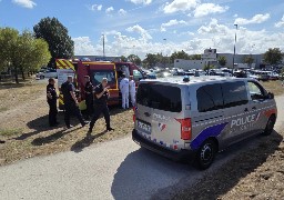 1 mort et deux blessés aprés plusieurs rixes entre migrants à Calais, la mairie réagit
