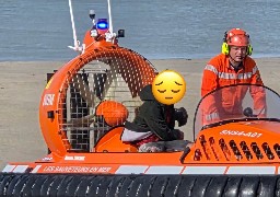 La SNSM de Berck sur mer récupère à temps un ado pris par la marée sur un banc de sable !