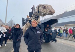 Éveil du Varan à Calais : la maire Natacha Bouchart, entourée des habitants, se dit