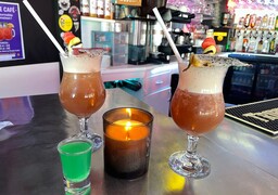 On a testé pour vous les cocktails du Varan et du Dragon au Purple Café !  