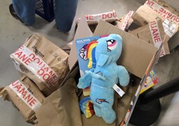 Côte d'Opale: comment les douaniers traquent les contrefaçons de jouets à l'approche des fêtes