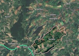 Un hangar agricole a pris feu vendredi matin à Bainghen.