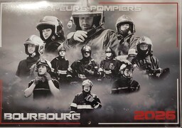 Le calendrier 2026 des sapeurs-pompiers de Bourbourg aux 16ièmes de finale du concours des plus beaux calendriers de France.