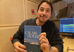 Calais : Professeur au lycée du Détroit, Simon raconte dans un livre sa vie d’avant comme steward à bord des ferries P&O.