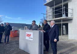 À Coudekerque-Branche, le village des générations est construit avec des matériaux hyper-isolants.