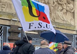 Mobilisation contre les fermetures de classes : enseignants et parents se mobilisent dans les Hauts-de-France