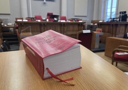 Fraude aux cartes grises: 12 personnes jugées à Boulogne, jusqu'à 6 ans d'emprisonnement requis