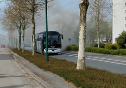 Incendie spectaculaire à Boulogne-sur-Mer : un car scolaire prend feu, 47 enfants évacués en urgence
