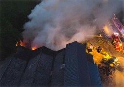 Dennebroeucq : un hangar agricole ravagé par les flammes.