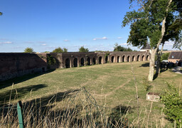 Montreuil : une personne chute accidentellement depuis les remparts de la Citadelle 