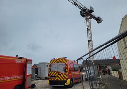 Berck : un grutier coincé à 25 mètres de hauteur