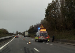 A16 : cinq blessés légers après un tête-à-queue sous la pluie, jusqu'à 3 km de bouchons