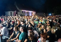 Les Wampas, Fredo (Les Ogres de Barback), Debout sur le zinc: ce week-end, le festival des Illuminés rallume Aix-en-Issart !