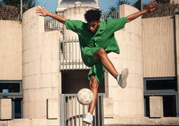 Le vice-champion de France de foot freestyle en démonstration à Petite-Synthe
