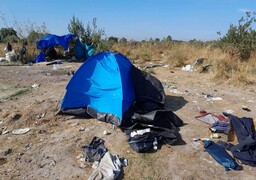 Démantèlement de campements à Calais : 73 personnes mises à l'abri. 