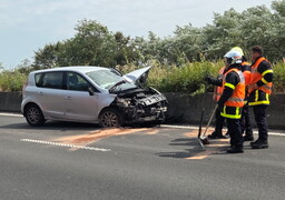 A16 : deux personnes blessées dans une perte de contrôle à Saint-Inglevert mardi midi.