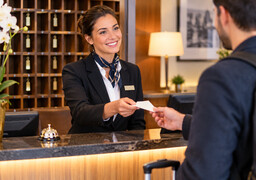 RECEPTIONNISTE (H/F) DANS UN HOTEL - CALAIS