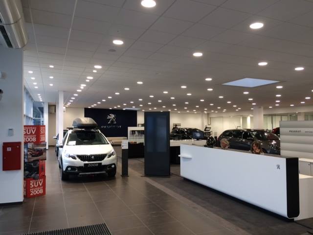 A Calais, opération relooking pour le garage Peugeot ! 