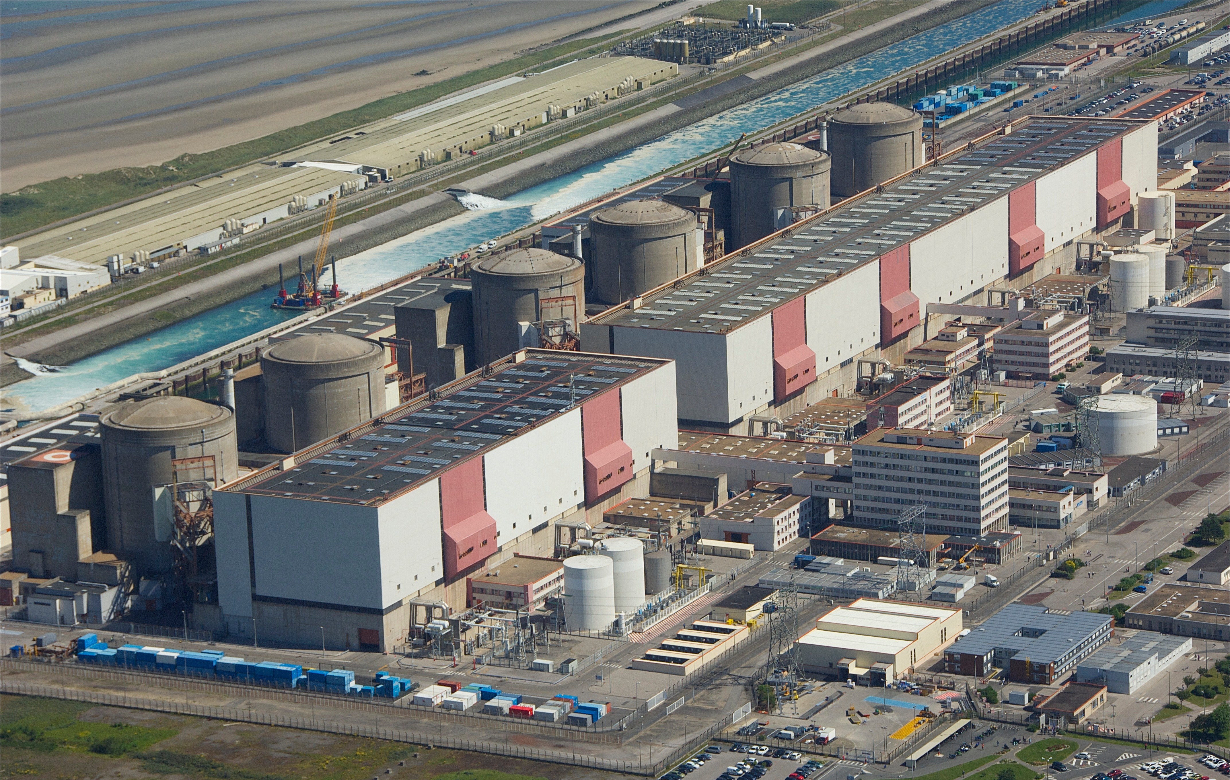Centrale nucléaire de Gravelines: 4 milliards d'euros de travaux sont programmés d'ici 2028. 