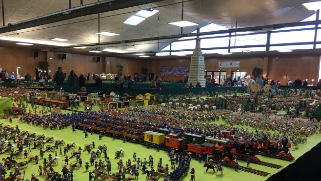 Les Playmobil ont envahi le forum Gambetta de Calais.