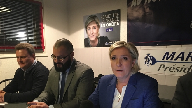 Marine Le Pen était à Grande Synthe et à Calais aujourd'hui