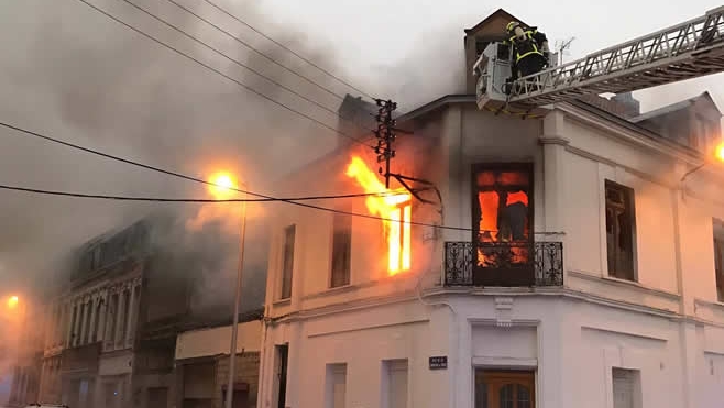 Calais: 5 personnes intoxiquées dans l'incendie d'un appartement ce matin.