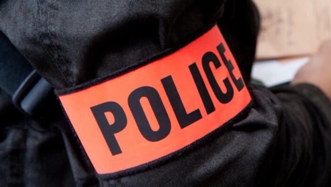 Des policiers caillassés par des migrants cette nuit à calais.