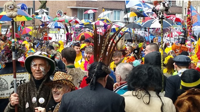 Ce sont les 3 joyeuses au carnaval de Dunkerque !