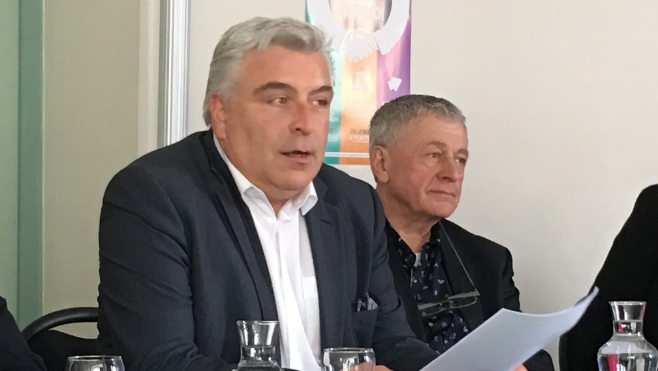 Le député-maire socialiste de Boulogne soutient Emmanuel Macron