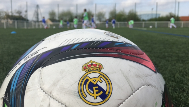 70 jeunes footballeurs en stage à Marck avec des éducateurs du Réal de Madrid.
