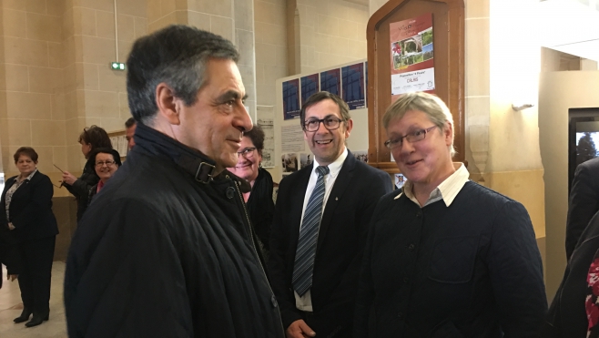 Visite express et sous haute surveillance de François Fillon à Calais