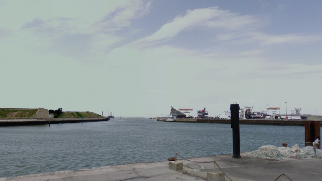 Deux hommes repêchés dans le port de Calais