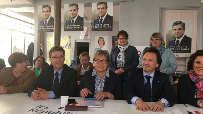 A Calais, Les Républicains appellent à voter Macron.