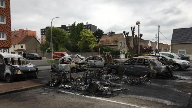 Calais: neuf voitures brûlées cette nuit au Beau-Marais