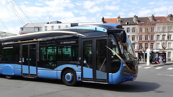 En état d'ivresse, un passager d'un bus dunkerquois s'en prend à une femme.