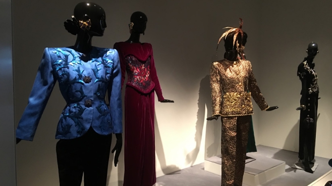 Une exposition dédiée à Givenchy s'ouvre ce vendredi à la Cité de la Dentelle à Calais !