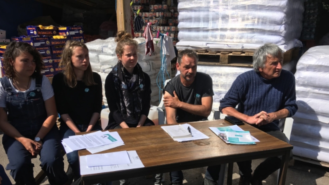 Des points de distributions d'eau et de repas doivent être créés à Calais pour les migrants.