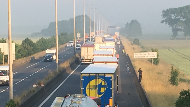 Calais : 6 migrants découverts dans un camion chargé de sucre en poudre !