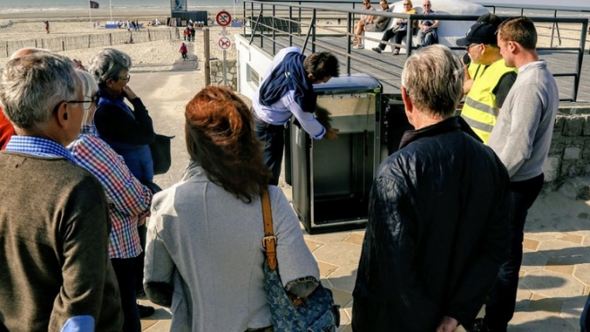 Au Touquet, on teste la poubelle à énergie solaire