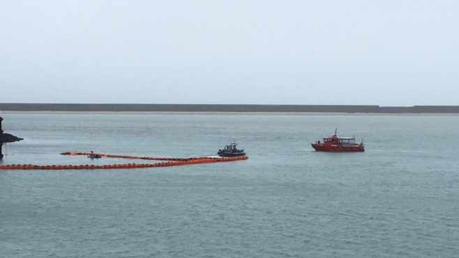 Boulogne-sur-mer : exercice antipollution au port de commerce