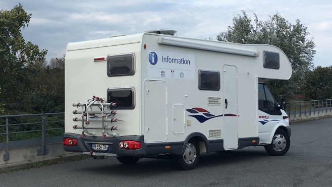 Calais : l’association AUDASSE doit convaincre les migrants de partir