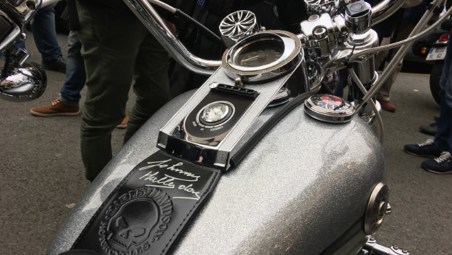 A Boulogne, le fan club de Johnny lui a rendu hommage en musique et Harley !