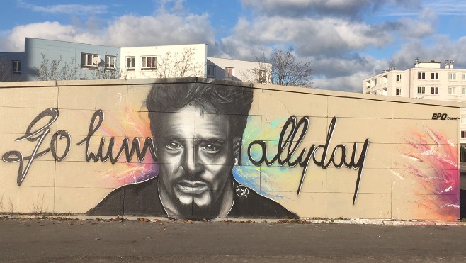 Johnny Hallyday : hommage d'un graffeur à Calais