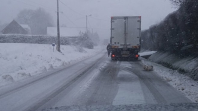 Neige : A Samer un bus est bloqué avec 50 enfants et ados.