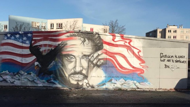 Calais : le graffeur KMU réalise une deuxième fresque hommage à Johnny