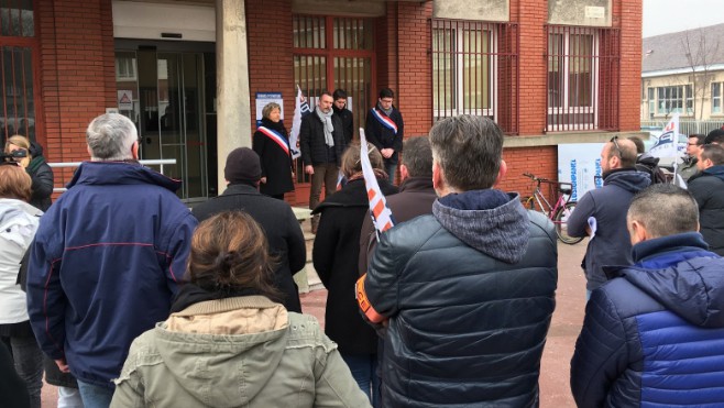 Des rassemblements de policiers ont eu lieu ce mardi midi.