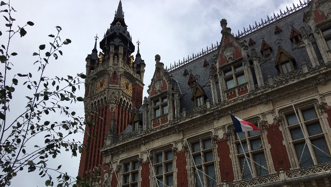 Trafic et stationnement perturbés à Calais en raison de la venue du Président