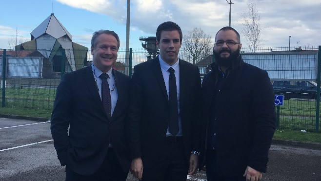 Le FN juge « inutile » la visite du Président à Calais